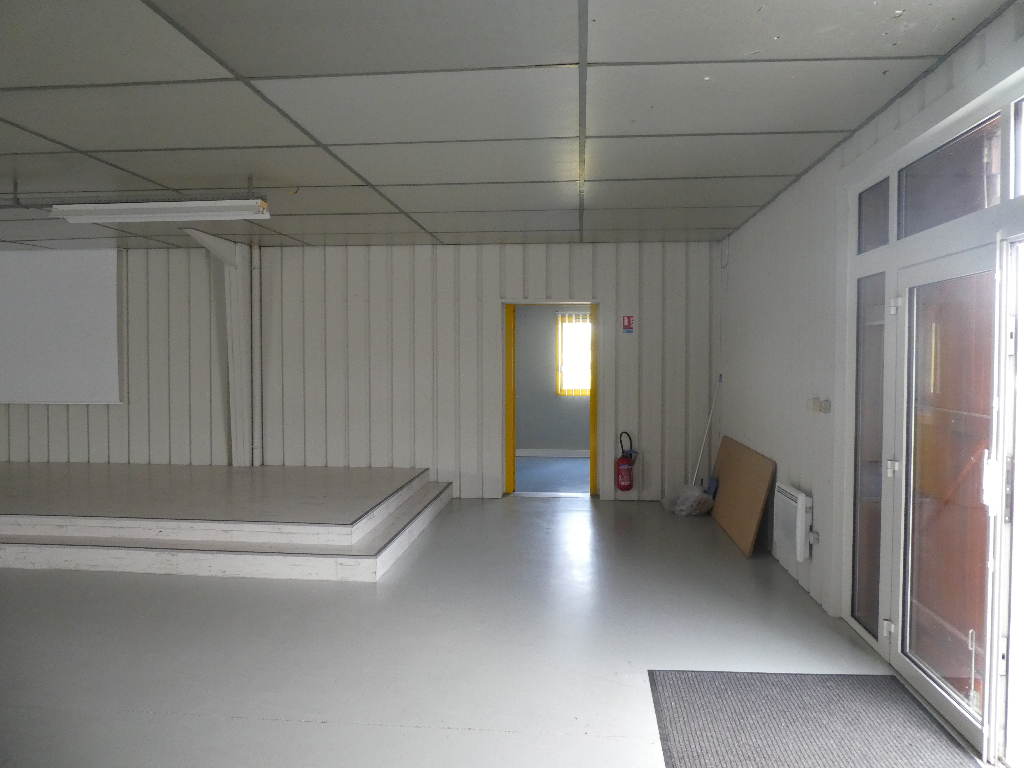 Local commercial Le Poire Sur Vie 360 m2 2/3